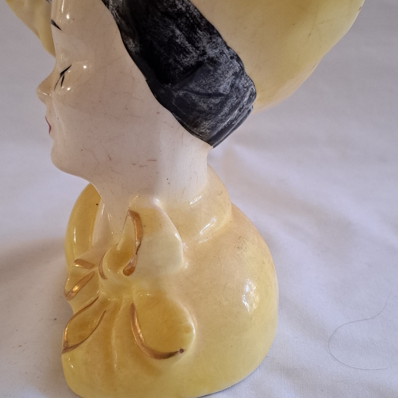 Large Glamor Girl Vase - Picture 5 of 9